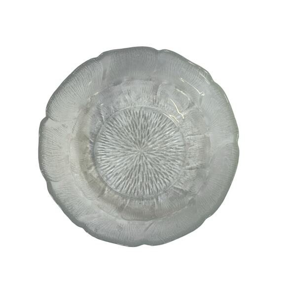 Arcoroc France 'Fleur Petal' Clear Glass Round 7" Bowl Embossed Petals - Picture 5 of 5
